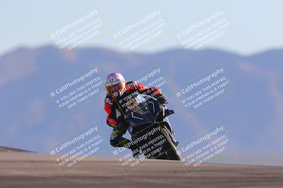 media/Nov-06-2023-Moto Forza (Mon) [[ce023d0744]]/3-Intermediate Group/Session 5 (Turn 9)/